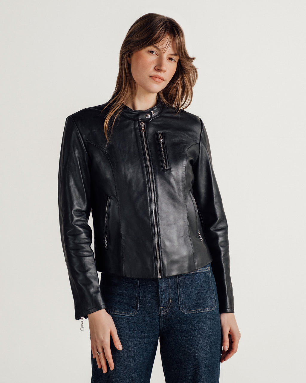 21141W Black