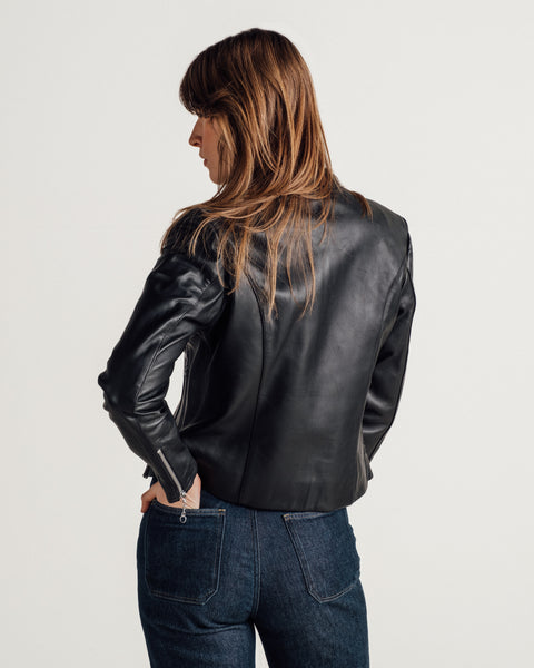 21141W Black