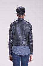 218W Black
