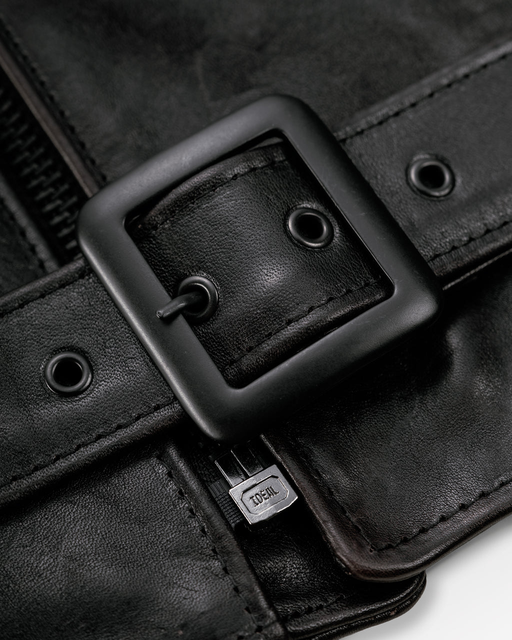 P633SH Black