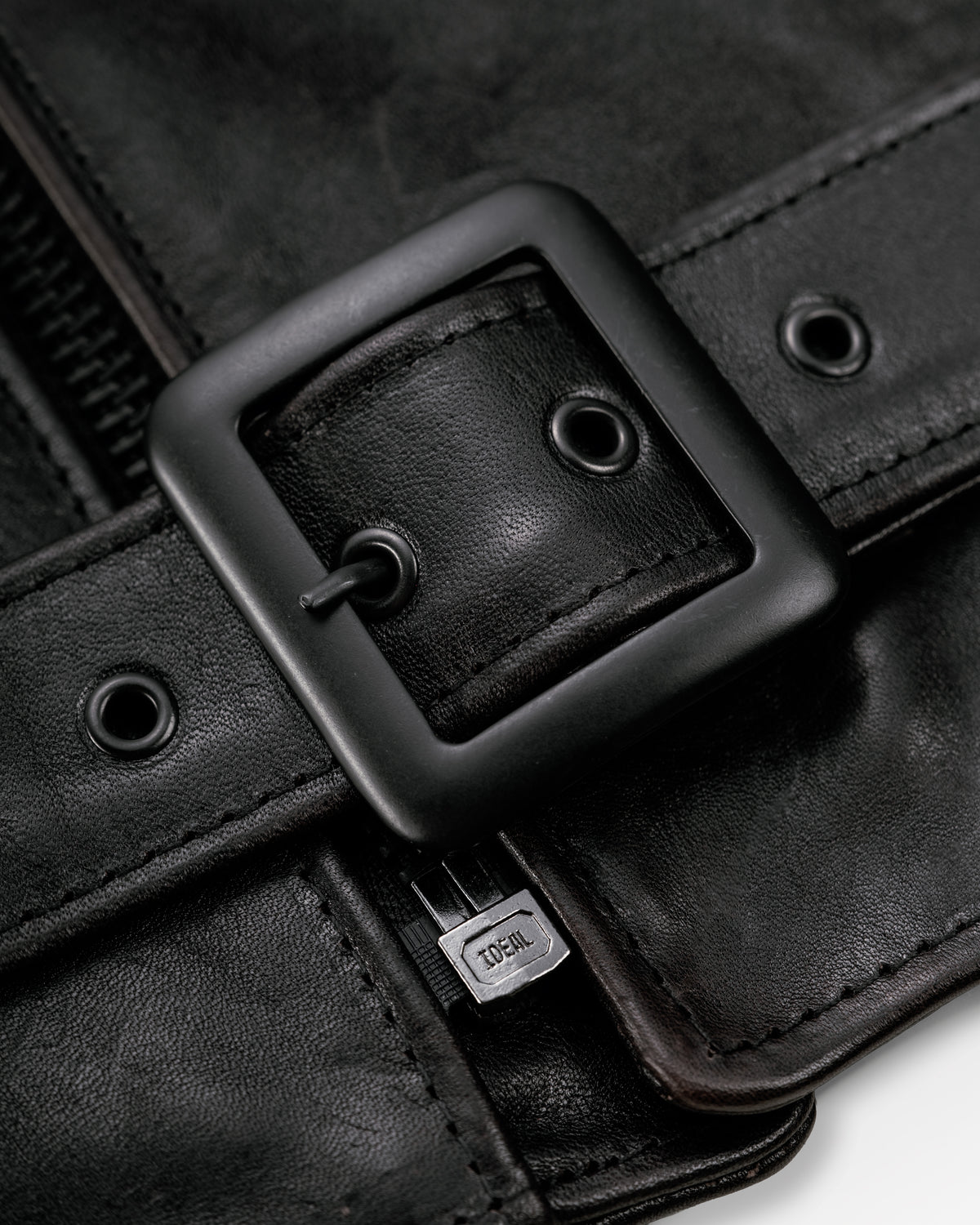 P633SH Black