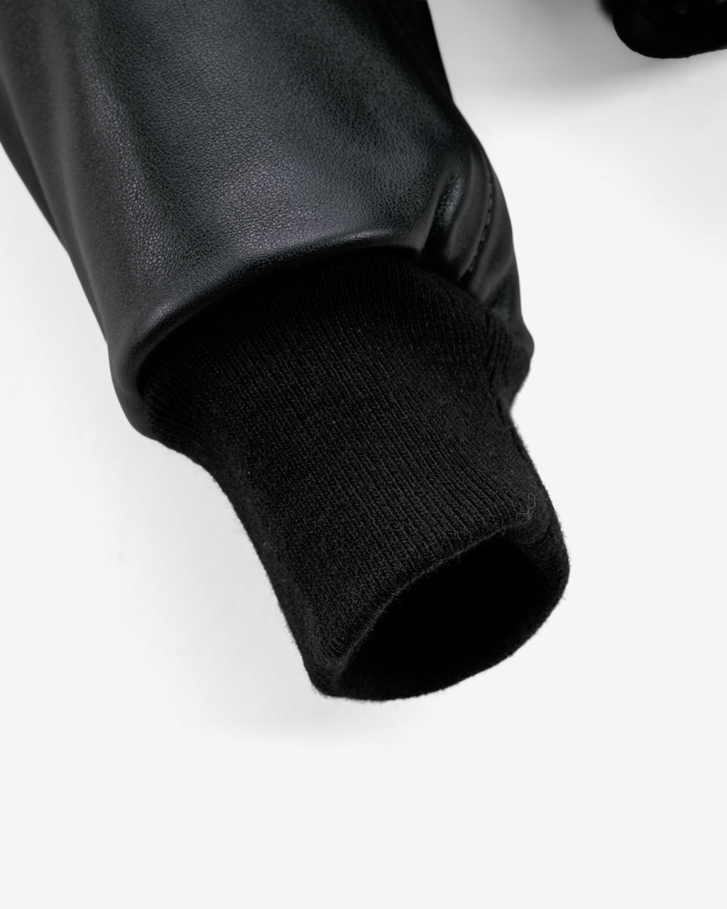 SP674 Black